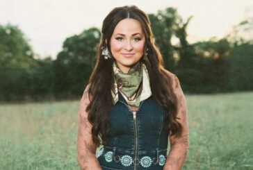 Future Fan Favorite - Holly Brand – 